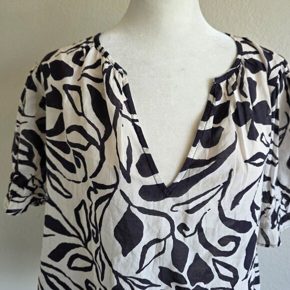 Velvet by Graham & Spencer Leslie Top Blouse Lightweight Short Sleeve Size S - Picture 2 of 7
